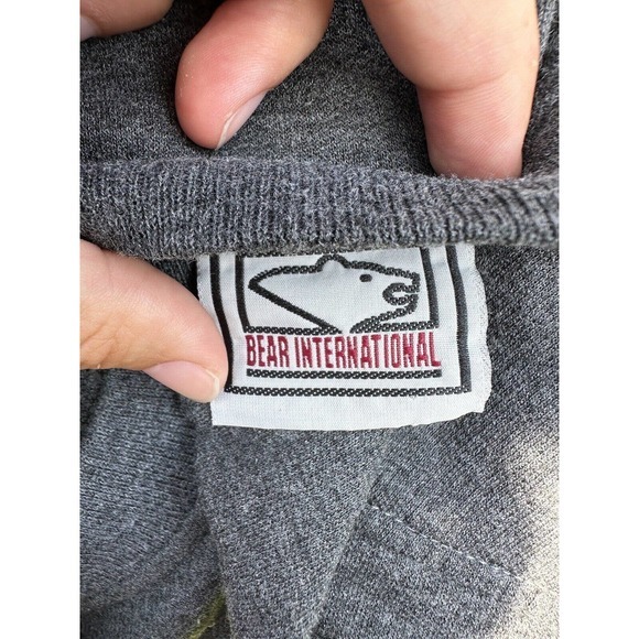 Vintage Bear International Red Sox Sweatshirt Mens Size Large Gray Red Pullover - Picture 8 of 11